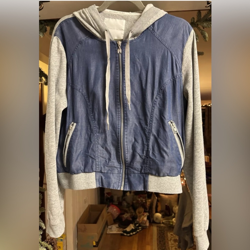 Victoria’s Secret Hooded Jacket. Women L. Light wt Denim-looking-Hard To Find